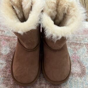 Ugg Bailey Bow chestnut boots